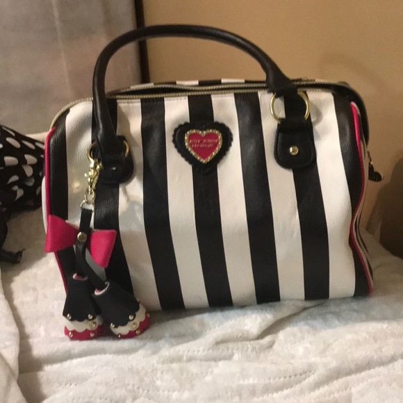Betsey Johnson purse. - Picture 1 of 4